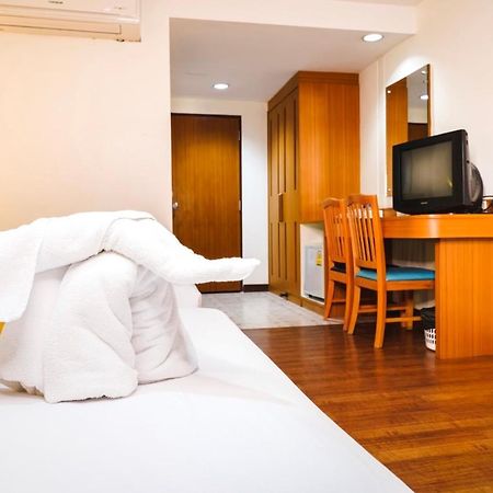Neptuna Hotel Patong Екстериор снимка