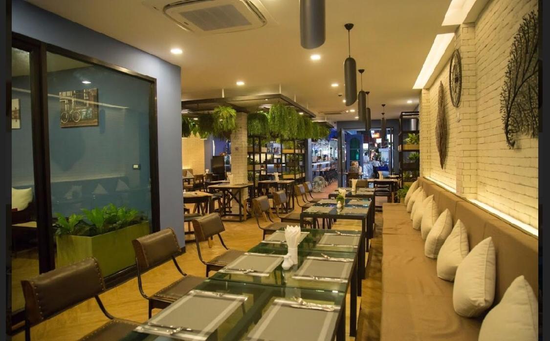 Neptuna Hotel Patong Екстериор снимка