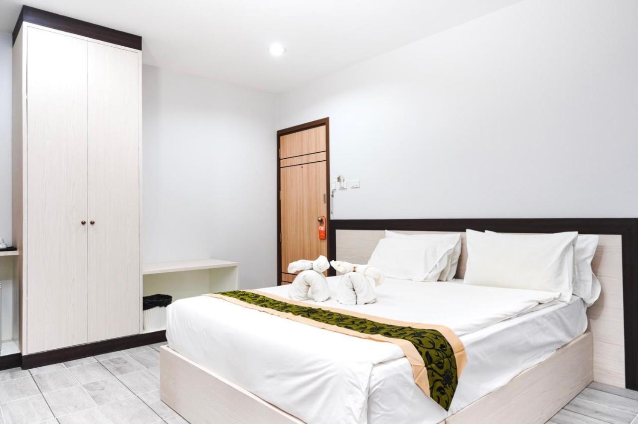 Neptuna Hotel Patong Екстериор снимка